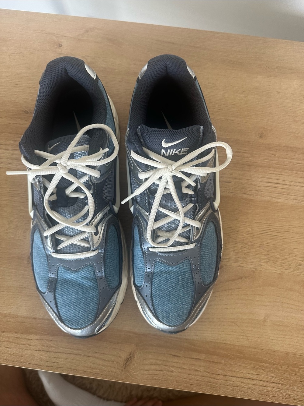 Nike V5 RNR Denim Sneaker - Picture 5 of 7